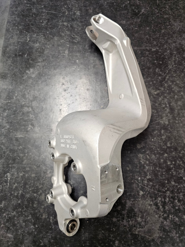 Maverick R Rear Left Knuckle