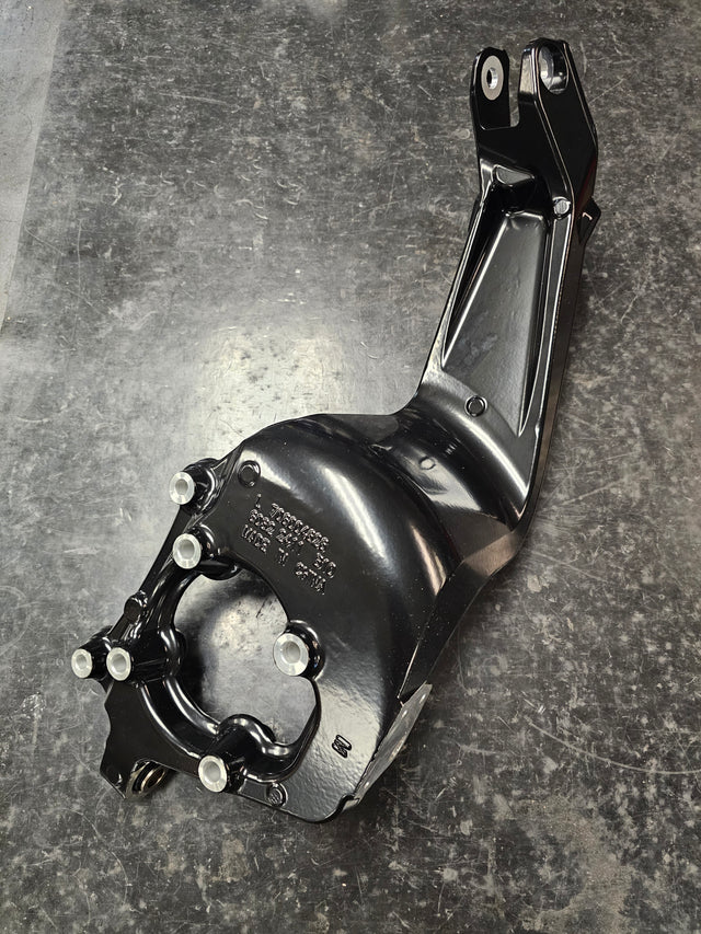 Maverick R Deep Black Rear Left Knuckle