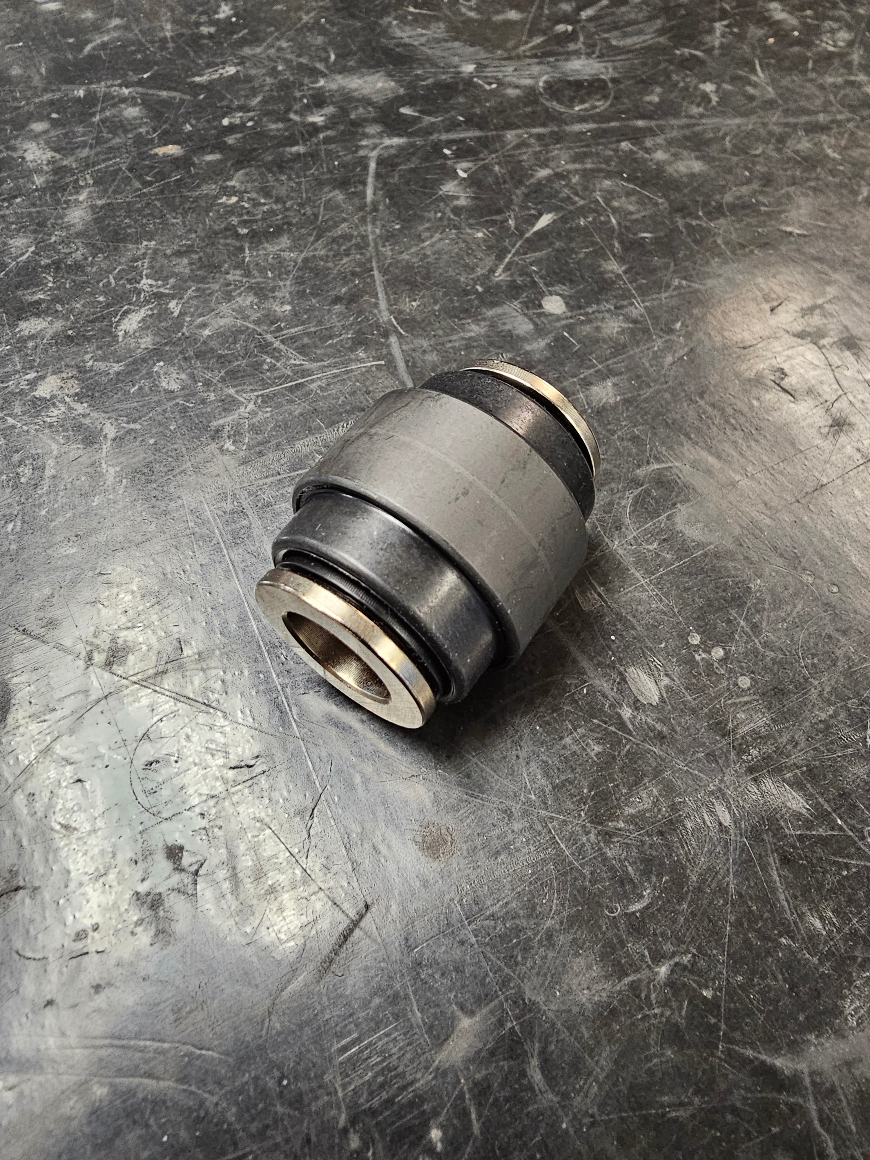 Maverick R Rear Knuckle Radial – CT Race Worx