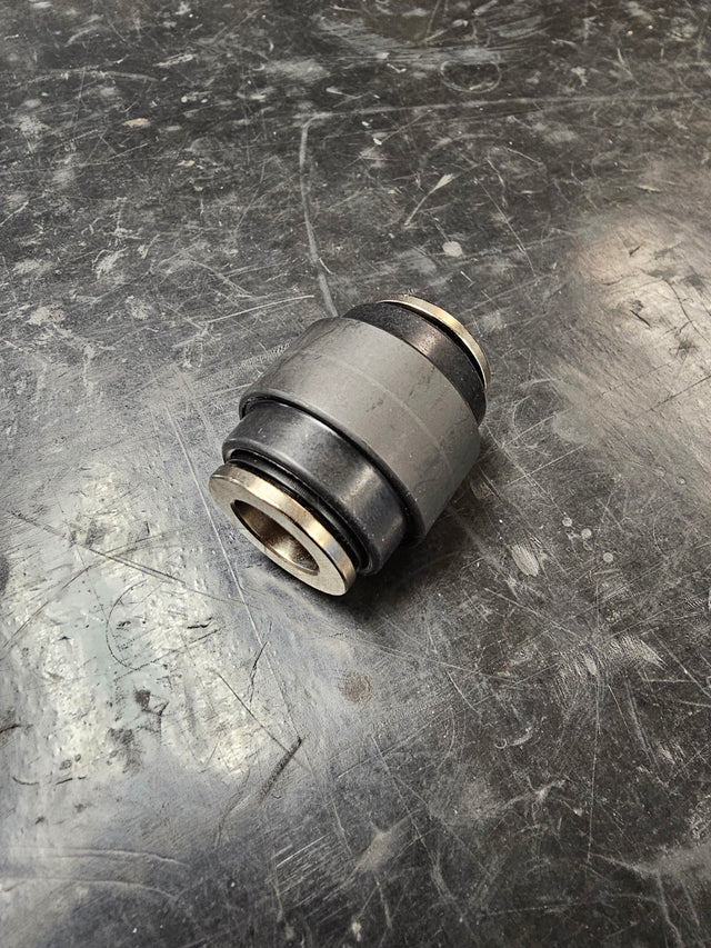 Maverick R Rear Knuckle Radial